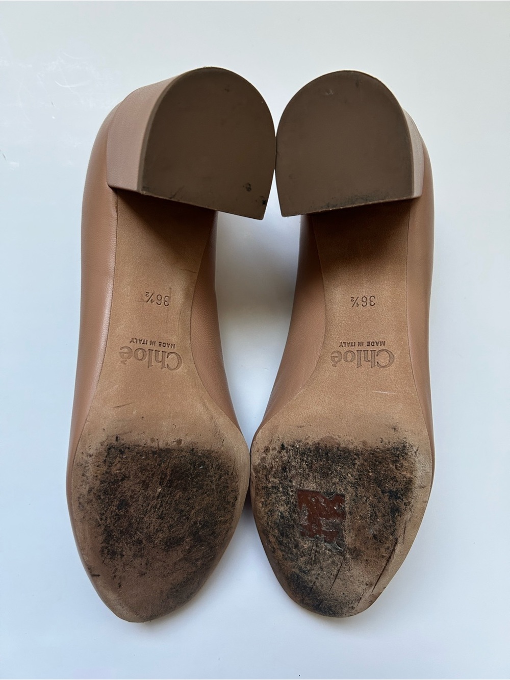 Chloe Lauren Nude Scalloped Block Heel Pump Shoes - Picture 16 of 16